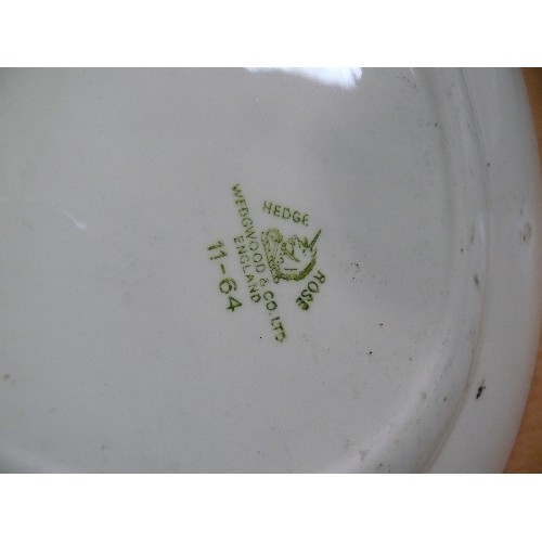 170 - A WEDGWOOD PART DINNER SERVICE 'HEDGE ROSE'