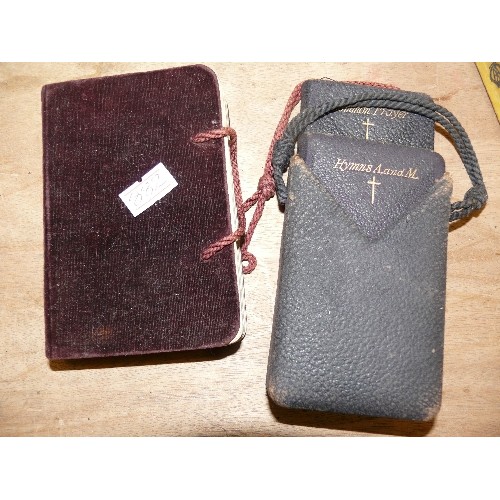 274 - A SET SMALL VINTAGE COMMON PRAYER AND HYMN BOOKS IN LEATHER CARRY CASE PLUS A FURTHER PRAYER BOOK