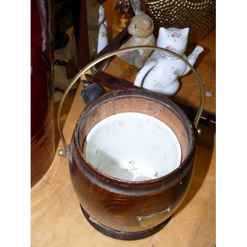 316 - A VINTAGE WOODEN TEA CADDY WITH BRASS DETAIL AND CERAMIC LINER