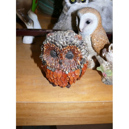 321 - A SELECTION OF OWL ORNAMENTS