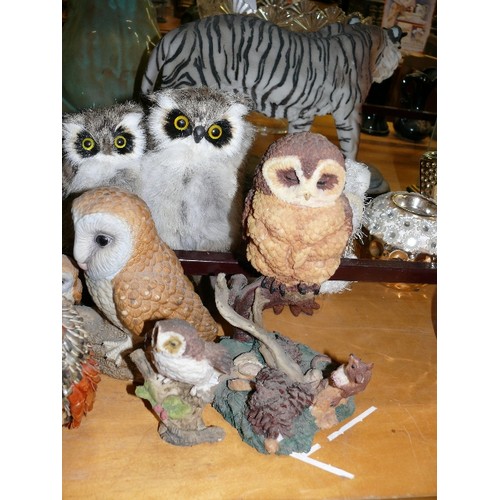 321 - A SELECTION OF OWL ORNAMENTS