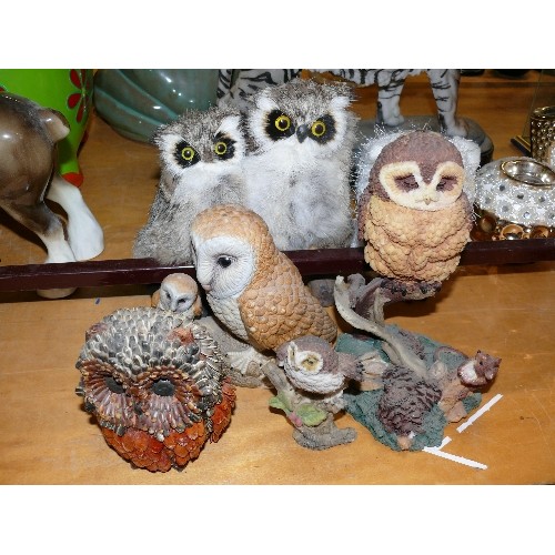 321 - A SELECTION OF OWL ORNAMENTS