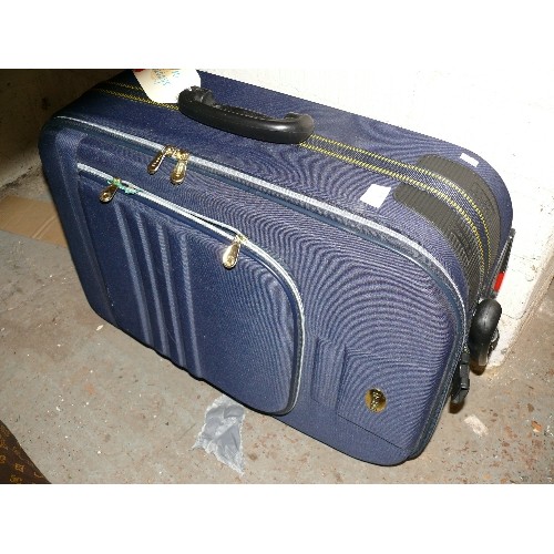 358 - A GOOD QUALITY SUITCASE