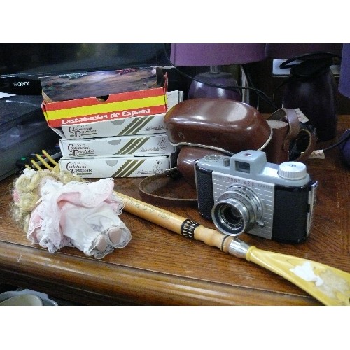 520 - 4 BOXED SETS OF WOODEN CASTANETS, A SHOEHORN, DOLL & A KODAK PONY CAMERA