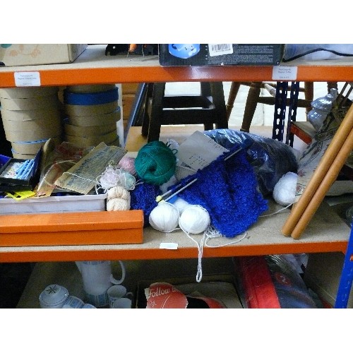 532 - SHELF OF KNITTING / SEWING CRAFT ITEMS INC WOOL, BIAS BINDING ETC