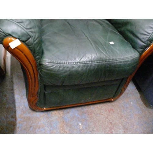 552 - VERY COMFORTABLE FOREST GREEN LEATHER MANUAL RECLINER CHAIR