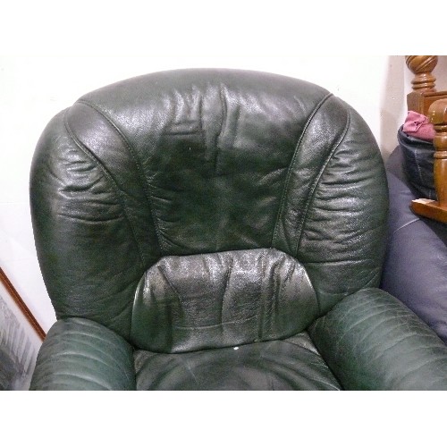 552 - VERY COMFORTABLE FOREST GREEN LEATHER MANUAL RECLINER CHAIR