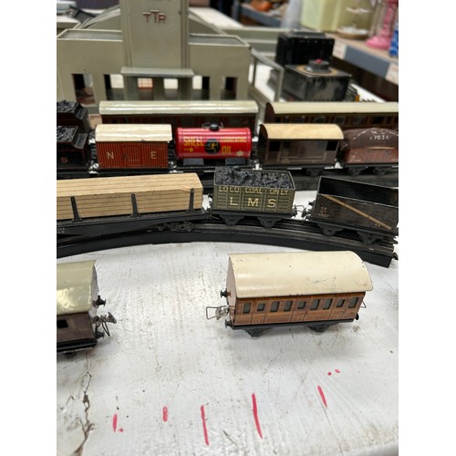 236C - A vintage 1940's Trix Twin Railway set OO gauge, including 2 locomotives, with LMS tenders, 4 carria... 