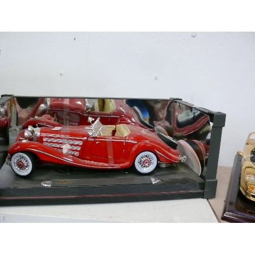 89 - A MAISTO MERCEDES BENZ 500 K TYP SPECIAL ROADSTER (1936) IN MIRRORED DISPLAY BOX