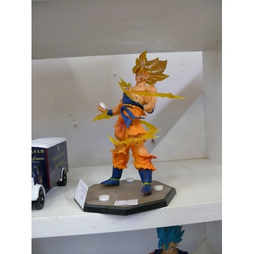 99 - GOKU SUPER SAIYAN FIGURE WITH LIGHT