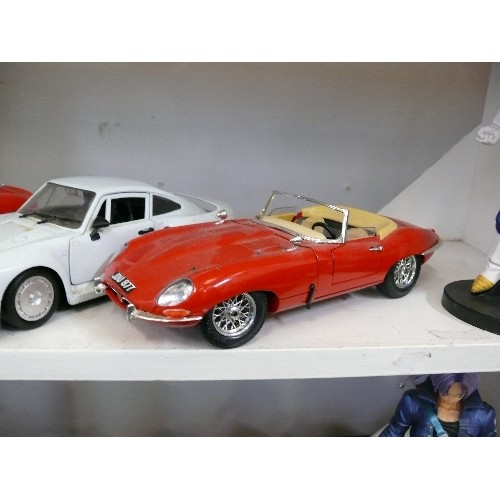 101 - A BURAGO JAGUAR E TYPE (1961) MODEL, A TONKA PORSCHE 959 MODEL AND A FERRARI GTO (1962), ALL 1/18 SC... 