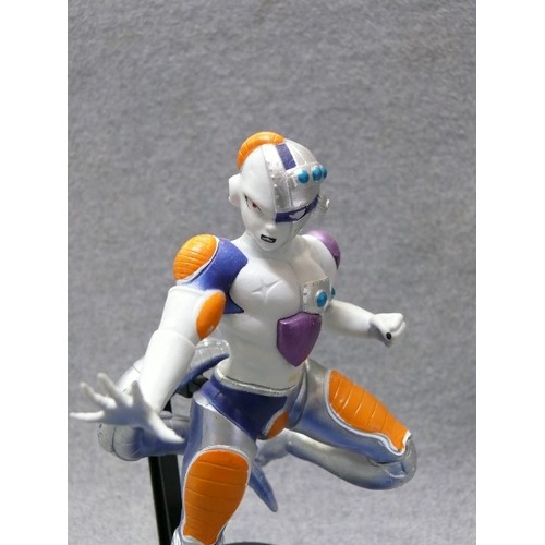 110 - DRAGONBALL Z FRIEZA FINAL FORM FIGURE ON STAND