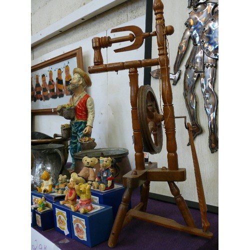 141 - WOODEN SPINNING WHEEL (SMALL)