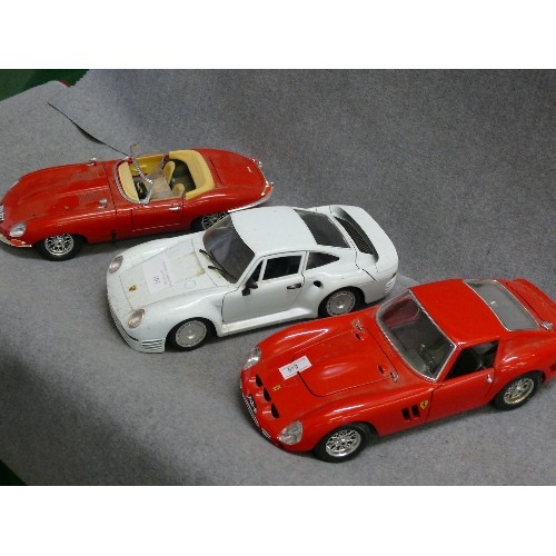 101 - A BURAGO JAGUAR E TYPE (1961) MODEL, A TONKA PORSCHE 959 MODEL AND A FERRARI GTO (1962), ALL 1/18 SC... 