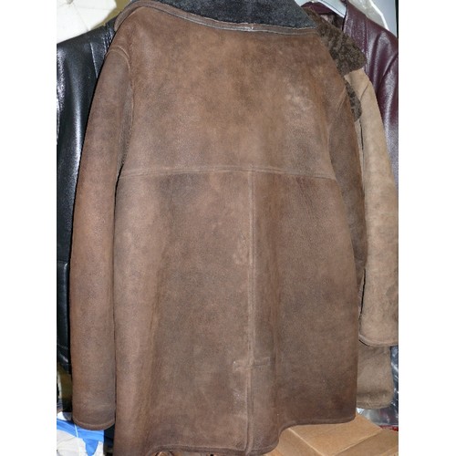 197 - SHEEPSKIN, GENTS, BROWN COAT BY RICHARD DRAPER, GLASTONBURY - NO SIZE GIVEN