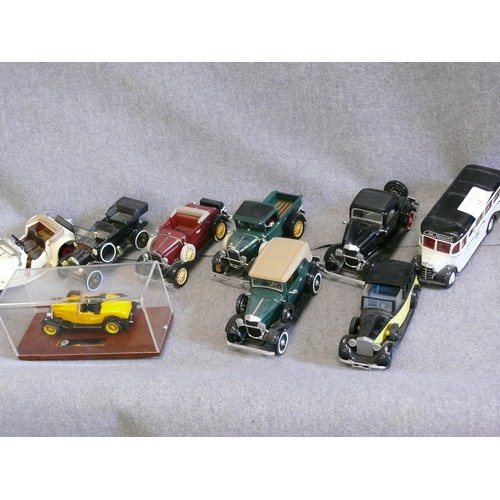 63 - A NICE SELECTION OF VINTAGE CAR MODELS, SOME DIE CAST AND SOME BY CORGI