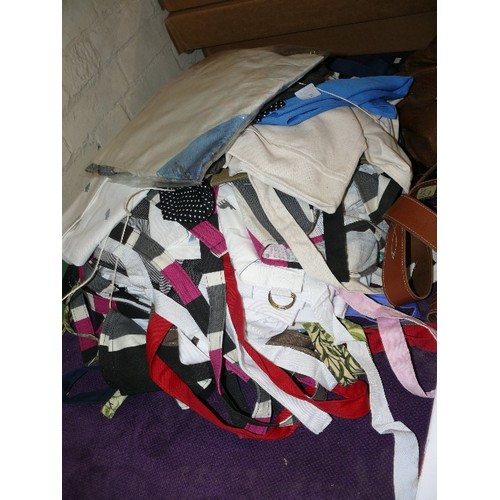 207 - LARGE PILE OF NEW MIXED COTTON APRONS