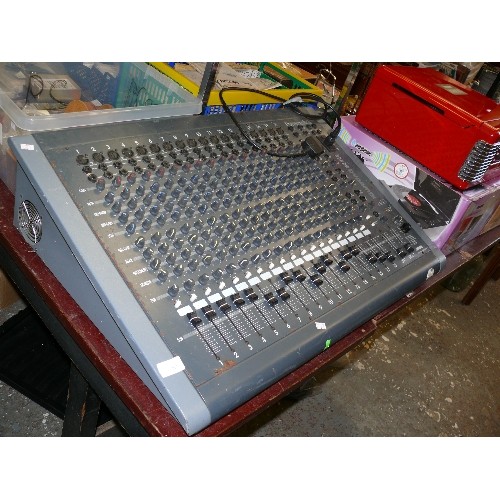 267 - A VERY LARGE VINTAGE MIXING DECK BY DYNAMIX POWERMIX II