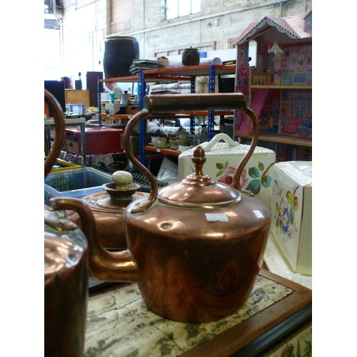 255 - 3 LARGE GRADUATED VINTAGE COPPER KETTLES