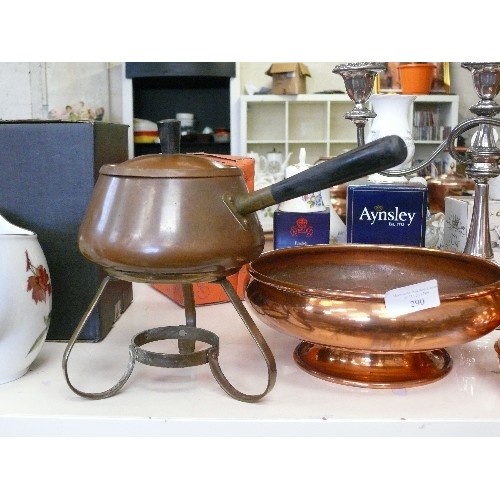 290 - A NICE SELECTION OF VINTAGE COPPER ITEMS TO INCLUDE TEAPOT, JUGS, FONDUE PAN ETC.