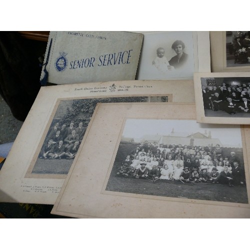 330 - A LARGE SELECTION OF VINTAGE AND ANTIQUE BLACK & WHITE PHOTOS PLUS A SENIOR SERVICE CIGARETTE ALBUM