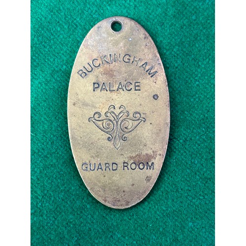 16 - VINTAGE BRASS BUCKINGHAM PALACE GUARD ROOM KEY RING