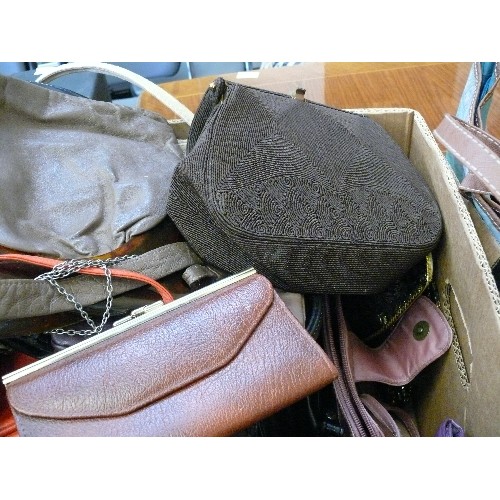 445 - A LARGE BOX OF VARIOUS LADIES HANDBAGS TO INCLUDE SOME NEW AND SOME LEATHER