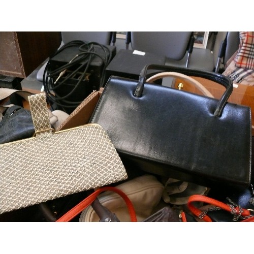 445 - A LARGE BOX OF VARIOUS LADIES HANDBAGS TO INCLUDE SOME NEW AND SOME LEATHER