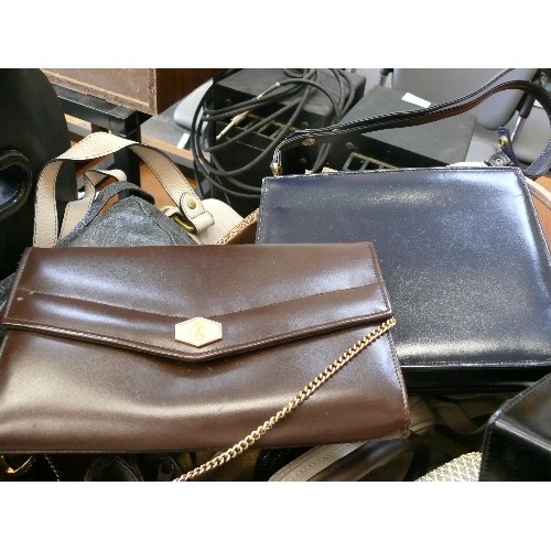 445 - A LARGE BOX OF VARIOUS LADIES HANDBAGS TO INCLUDE SOME NEW AND SOME LEATHER