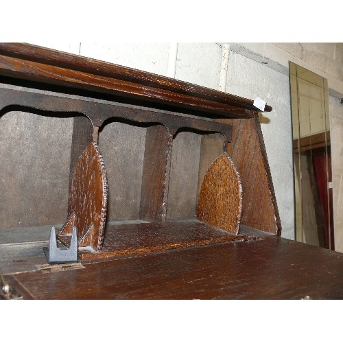 465 - A SMALL VINTAGE OAK BOOKCASE BUREAU