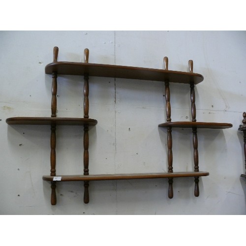 473 - A PAIR OF SMALL WOODEN WALL HANGING SHELVING DISPLAYS