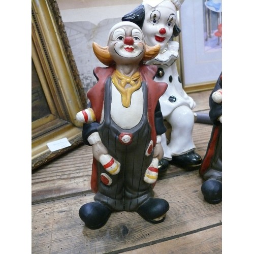 530 - 3 CERAMIC CLOWN FIGURES INCLUDING CLOWN ON A BENCH BY DEE FRANCIS LINCOLN