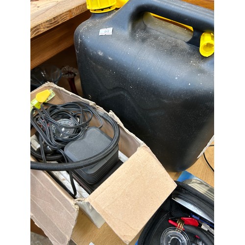 546 - 10L DIESEL FUEL CAN, COMPRESSOR, MUDFLAPS AND POUCH OF TOOLS