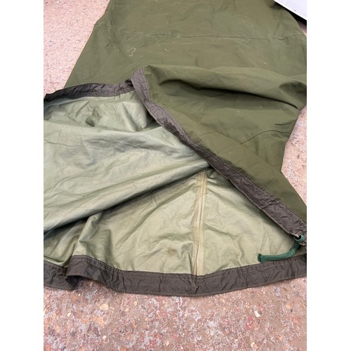 564 - ARMY BIVVY BAG IN DARK GREEN