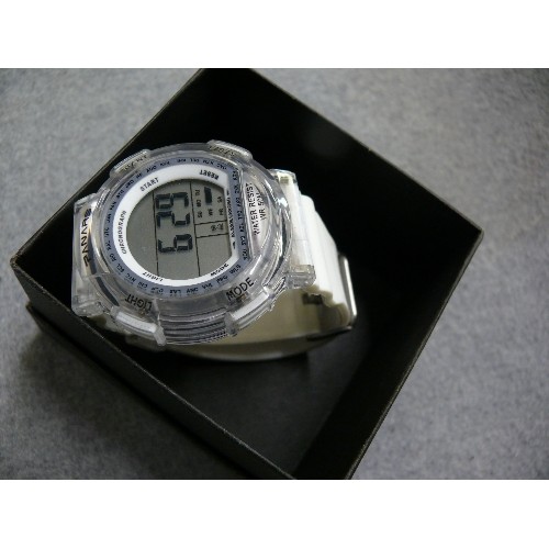 40 - PANARS LCD WATCH WITH WHITE PLASTIC STRAP