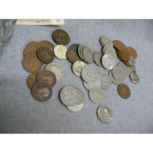 47 - A COLLECTION OF 10 HALF CROWNS WEIGHT 139.29 50% SILVER, £5.00 COINS AND A NUMBER OF PENNIES VICTORI... 