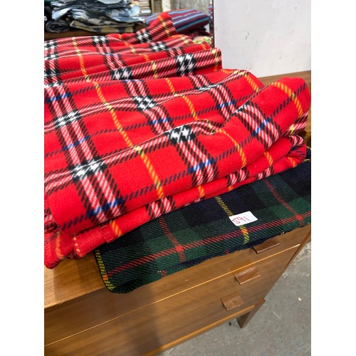 591 - 3 X PICNIC /TRAVEL BLANKETS INC ROYAL SCOTT ALL WOOL