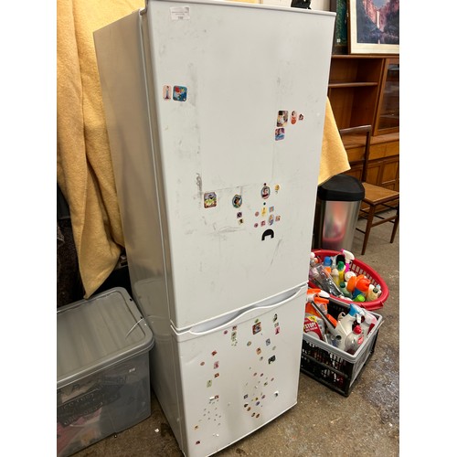 580 - FRIDGE FREEZER