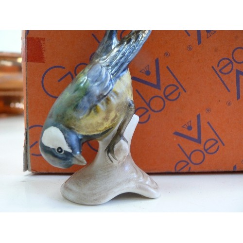 286 - A VINTAGE GOEBEL BIRD FIGURE WITH ORIGINAL BOX