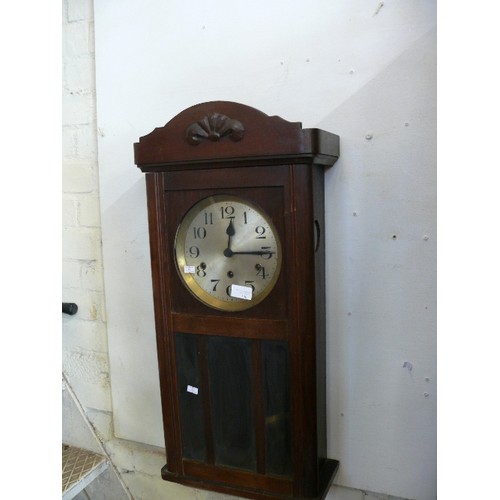 196 - 1930'S WALL CLOCK