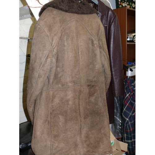 198 - SHEEPSKIN GENTS LIGHT BROWN COAT, 40