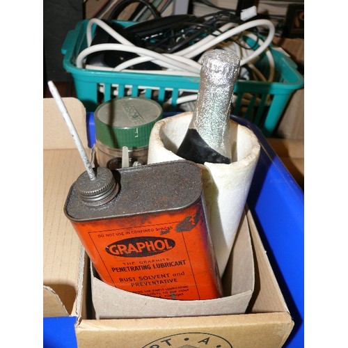 304 - A LARGE TRAY OF MIXED ITEMS TO INCLUDE ENAMEL FLOUR TIN, OIL ETC