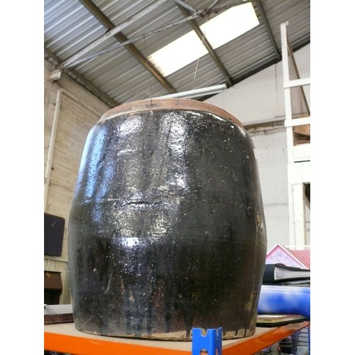 402 - A VERY LARGE STONEWARE VASE