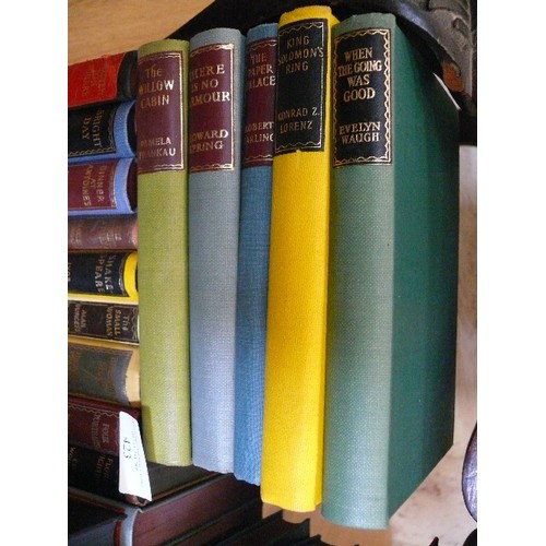 423 - A NICE SET OF VINTAGE HARDBACK NOVELS BY VARIOUS AUTHORS