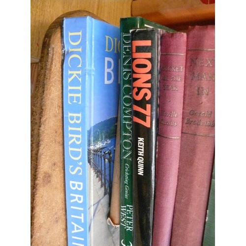 424 - A SELECTION OF VARIOUS SPORTING BOOKS TO INCLUDE CRICKET, FOOTBALL ETC, SOME VINTAGE