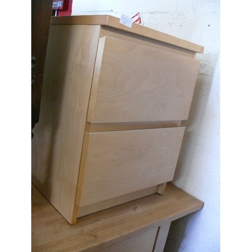 437 - A SMALL BEECH EFFECT 2 DRAWER FILING CABINET