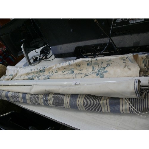 448 - A SELECTION OF ROLLER BLINDS, 1M WIDE