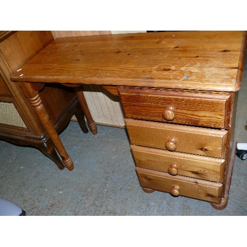 454 - A SMALL PINE DESK/DRESSNG TABLE WITH 4 DRAWERS