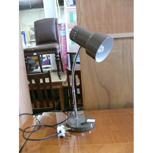 456 - A VINTAGE BROWN DESK LAMP