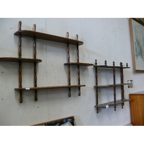 473 - A PAIR OF SMALL WOODEN WALL HANGING SHELVING DISPLAYS